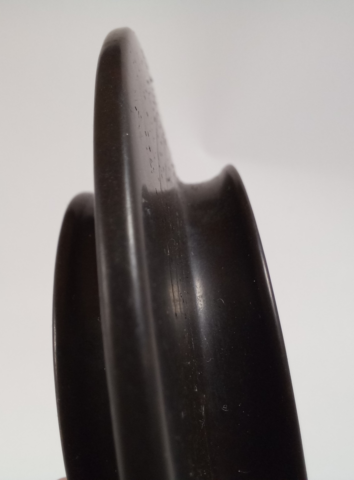 Black collar Bi 墨玉領璧 - Image 4