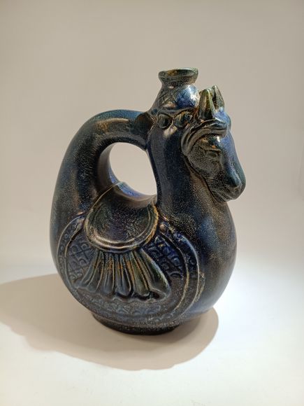 唐藍釉馬頭壺 Tang blue horse vase