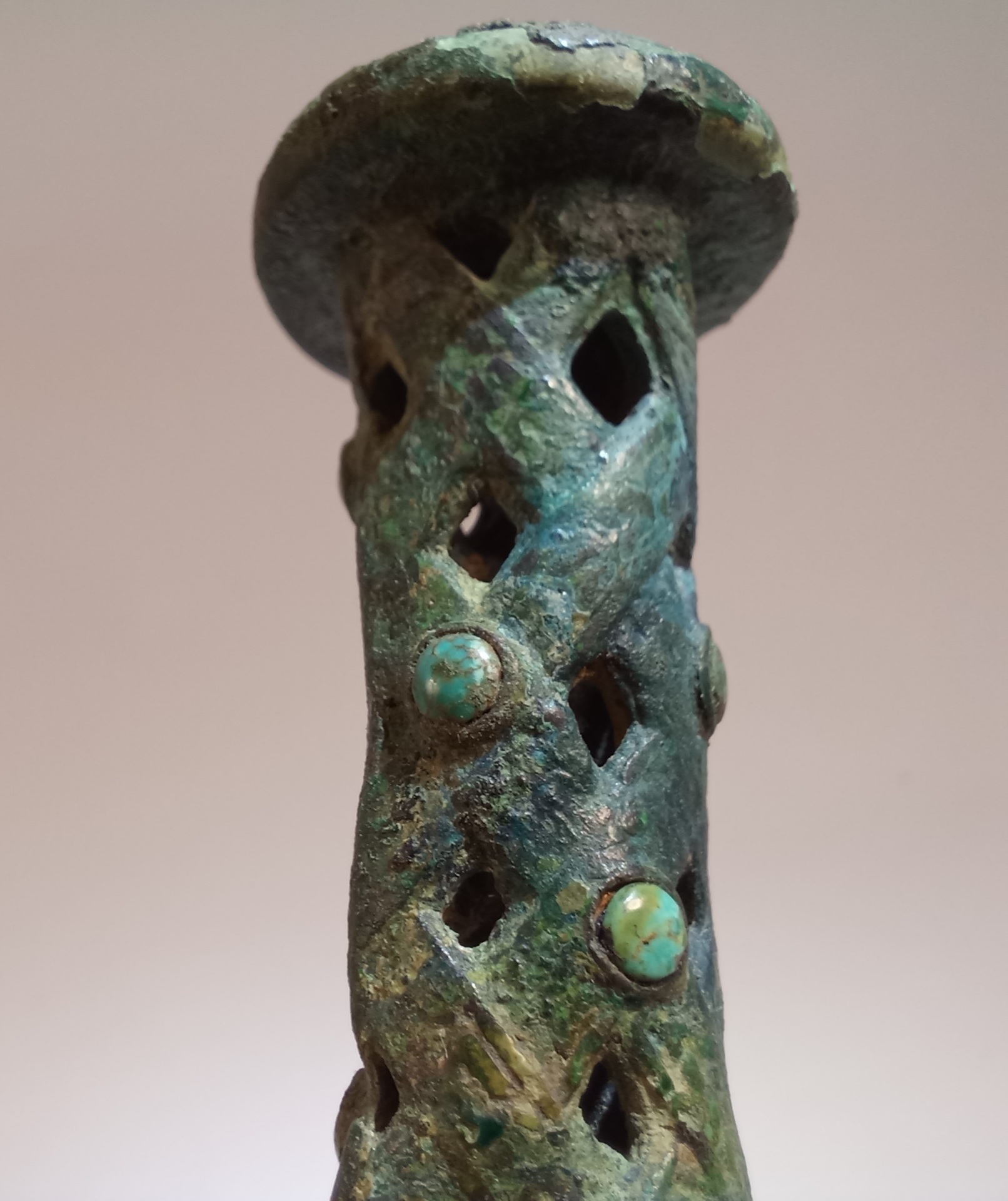 Bronze turquoise dagger 鑲玉綠松石匕首 - Image 6
