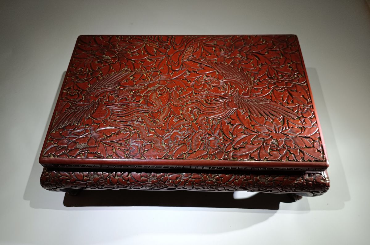 Cinnabar table with phoenix 剔紅鳳凰枱几 - Image 3