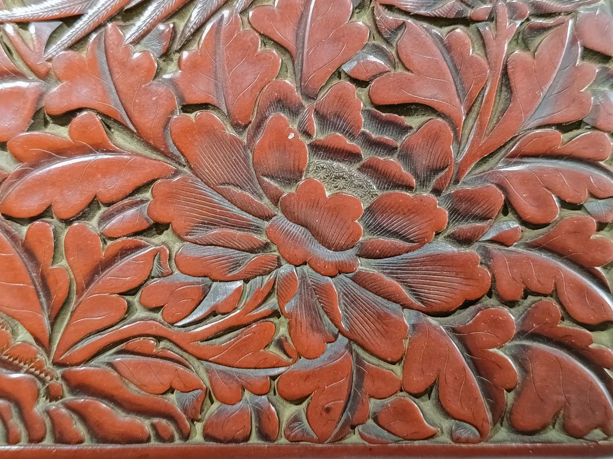 Cinnabar table with phoenix 剔紅鳳凰枱几 - Image 5